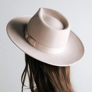 GIGI PIP Monroe Rancher - Ivory NWT